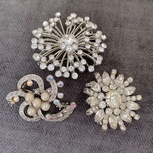 Sparkly Brooch Set